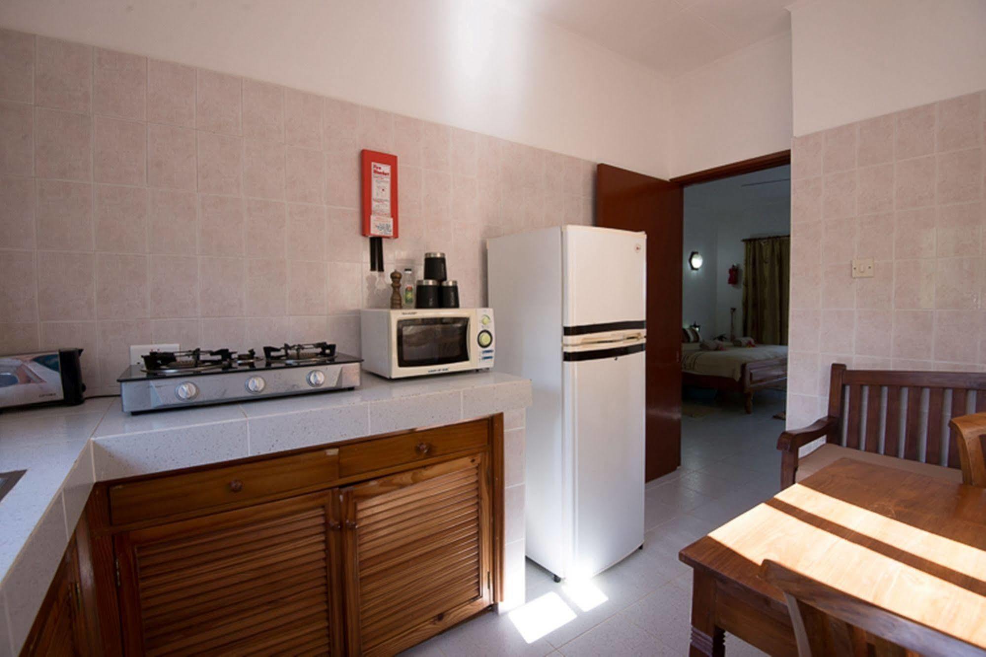 Le Tropique Villa (Adults Only) Гранд Анс Екстериор снимка
